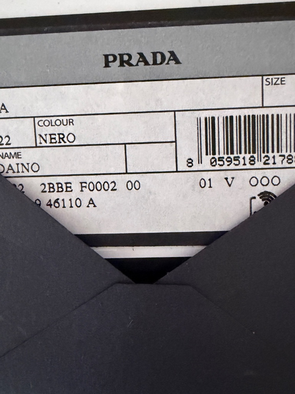 Prada - Picture 3 of 4